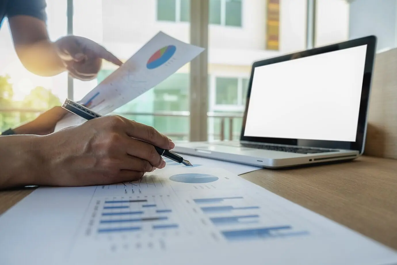 Стратегия, рабочее место, экономика, успех, жест пальцем.